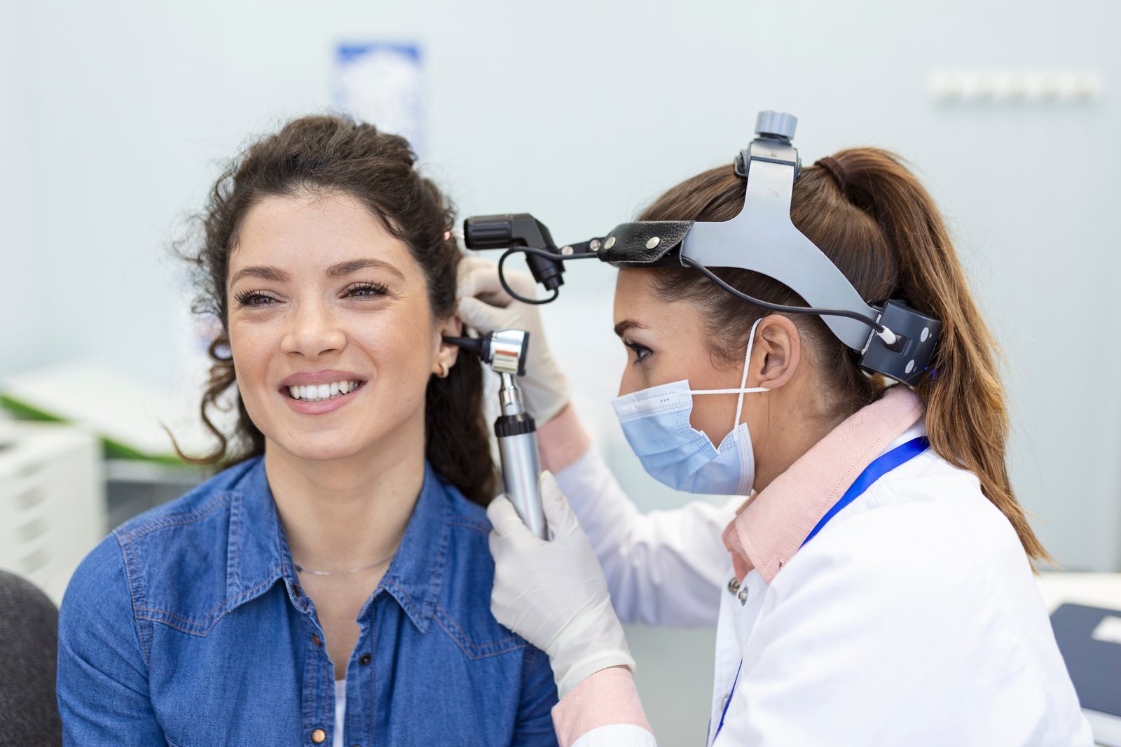 Eye Specialist Examination at Awadh Medicare