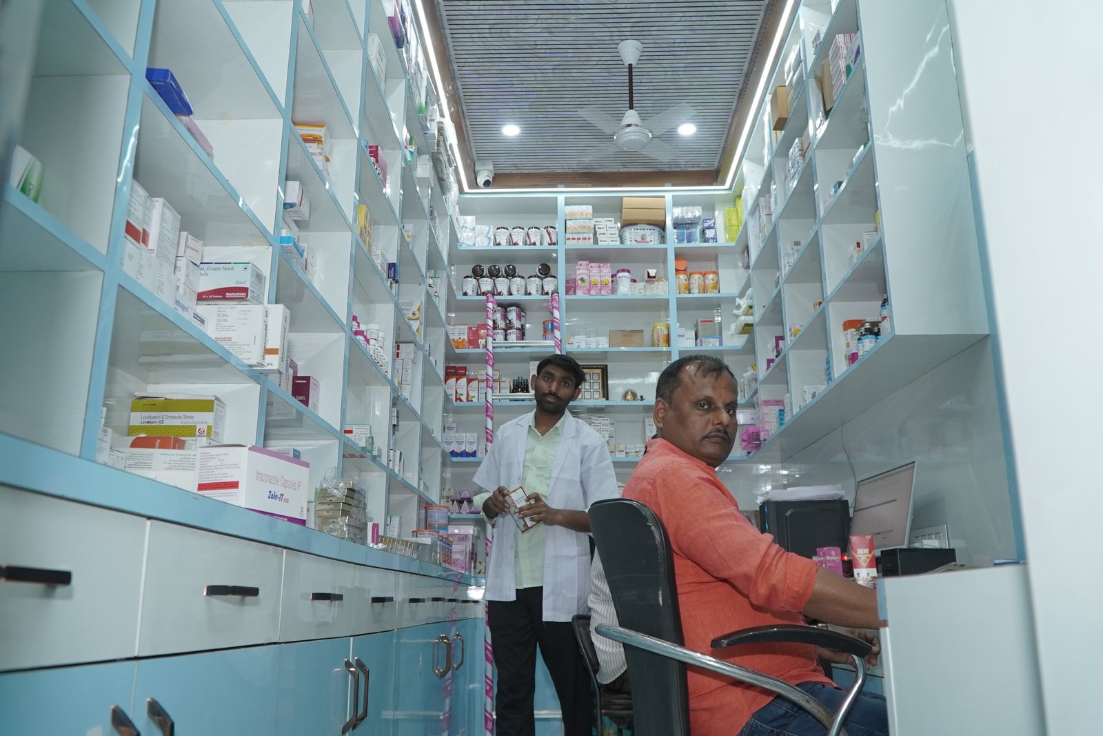 Eye Specialist Examination at Awadh Medicare